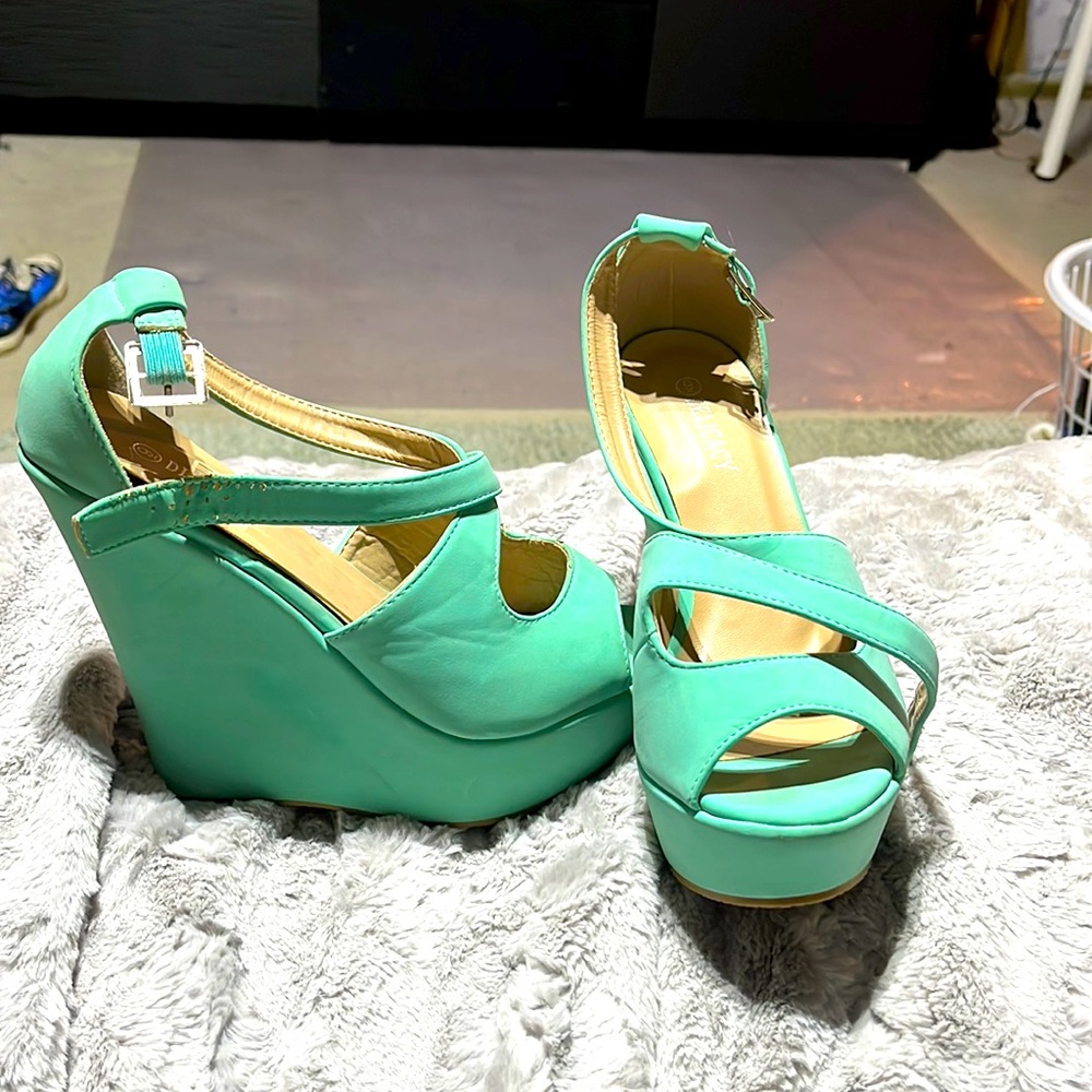 Mint wedge heels